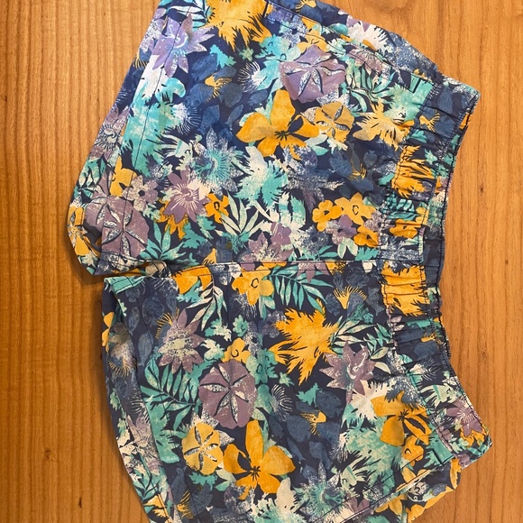 Patagonia Pants - Patagonia Barely Baggies Size Small